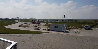 Posto auto camper - Grauwasserentsorgung - Sande (Friesland) - Womo-Platz auf der Mole - Wohnmobilstellplatz an der Mole