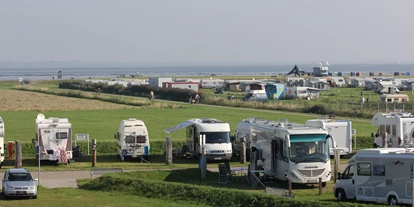 Motorhome parking space - Art des Stellplatz: bei Freibad - Esens - Wohnmobilplatz Nordseeblick in Dornumersiel