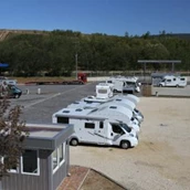 Place de stationnement pour camping-car - Stellplatz Firma CARAMORE HU KFT