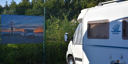 Motorhome parking space - Art des Stellplatz: bei Sehenswürdigkeit - Oer-Erkenschwick - Wohnmobilbilder am Zaun - Wohnmobilstellplatz Nordkirchen