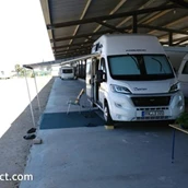 Place de stationnement pour camping-car - Schatten in einigen Stunden des Tages und zelten. - Multiparking La Jabega