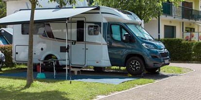 Motorhome parking space - Frischwasserversorgung - Löweneck - WOHNMOBILSTELLPLATZ CALDONAZZO