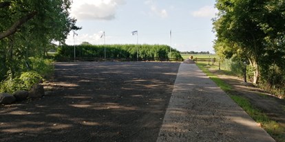 Motorhome parking space - Umgebungsschwerpunkt: am Land - Sande (Friesland) - Stellplatz Tagsüber  - Landhuus Bieber 1848