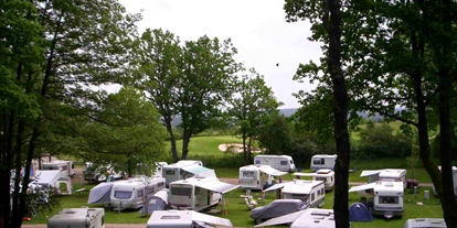 Parkeerplaats voor camper - Hunde erlaubt: Hunde erlaubt - Haunetal - Stellplätze - Reisemobilstellplätze am KNAUS Campingpark Hünfeld-Praforst