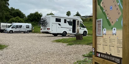Motorhome parking space - Nykøbing Mors - QR check-in / check-out - CamperStop Fur