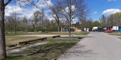 Parkeerplaats voor camper - Stromanschluss - Seitingen-Oberflacht - Wohnmobilstellplatz an der Breg