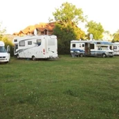 Espacio de estacionamiento para vehículos recreativos - Homepage http://www.karkleskopos.lt - Karkles Kopos Hotel und Camping
