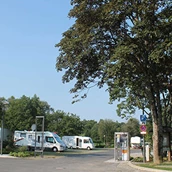 Parkeerplaats voor campers - Der neue Wohnmobilstellplatz am Kurpark - Wohnmobilstellplatz am KurErlebnispark BÄREAL in Grafenau