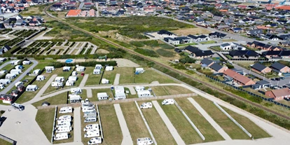 Place de parking pour camping-car - öffentliche Verkehrsmittel - Thyborøn - Thyborøn Camping Hotel & hytteby