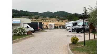 Motorhome parking space - Duschen - Umbria - Stellplätze - Agriturismo Il Girasole