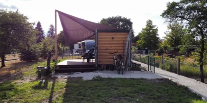 Reisemobilstellplatz - Umgebungsschwerpunkt: am Land - Kolkwitz - Auf dem Grundstück steht auch ein Tiny House, welches über Airbnb gebucht werden kann. - Tinyhof Welzow