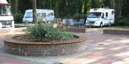 Place de parking pour camping-car - Art des Stellplatz: eigenständiger Stellplatz - Schwerinsdorf - Reisemobilstellplatz Ostrhauderfehn