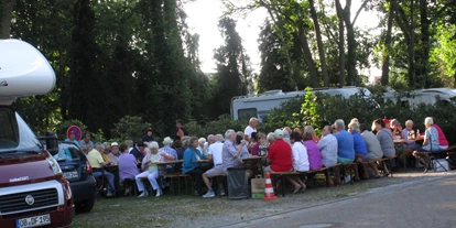 Place de parking pour camping-car - Art des Stellplatz: eigenständiger Stellplatz - Schwerinsdorf - Reisemobilstellplatz Ostrhauderfehn