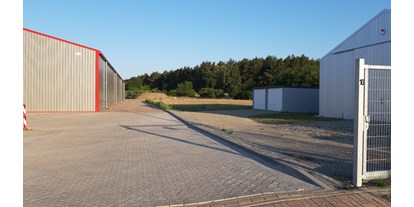 Motorhome parking space - Reiten - Wolfsburg - Zufahrt zum Stellplatz "Am Lappwald", nach 80 m erreichen Sie den Stellplatz - Steinbergstraße 8a "Am Lappwald", Nähe A2, Helmstedt