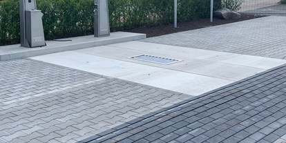Motorhome parking space - öffentliche Verkehrsmittel - Stadtlohn - Ver- und Entsorung mit Bodeneinlass - Safe Harbour Vreden "Am Kult"
