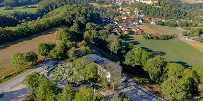 Reisemobilstellplatz - Art des Stellplatz: beim Golfplatz - Ingelfingen - Luftaufnahme: Haus Jagstblick, Stadt Kirchberg - Jagstblick Camping