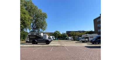 Plaza de aparcamiento para autocaravanas - Art des Stellplatz: eigenständiger Stellplatz - Wilnis - UrbanCamperSpot Haarlem & Zandvoort am Zee - UrbanCamperSpot Haarlem & Zandvoort am Zee