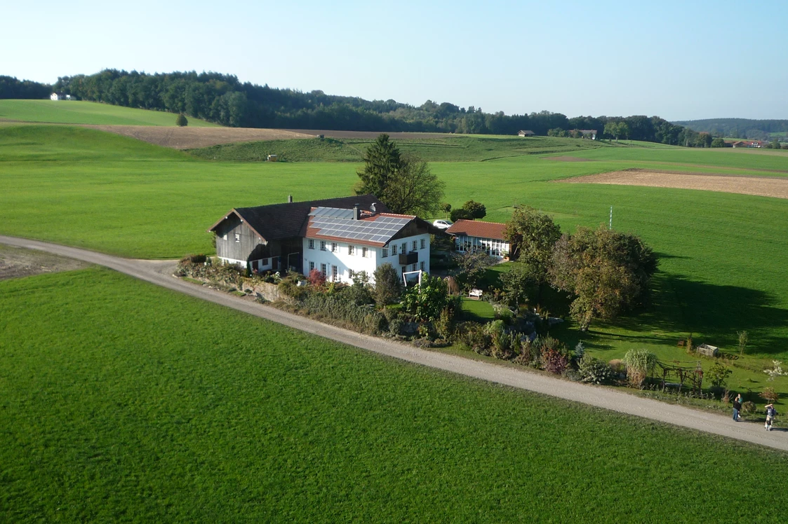 Wohnmobilstellplatz: Idyllischer Alleinlagehof und Gartenparadies "Schwanzerhof"