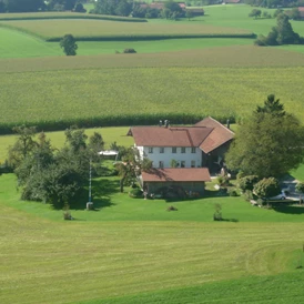 Wohnmobilstellplatz: Idyllischer Alleinlagehof und Gartenparadies "Schwanzerhof"