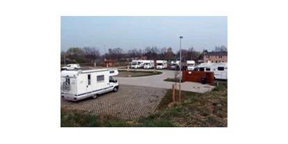 Place de parking pour camping-car - Artlenburg - Bildquelle: http://www.lueneparken.de - Parkplatz am Sport- und Freizeitzentrum