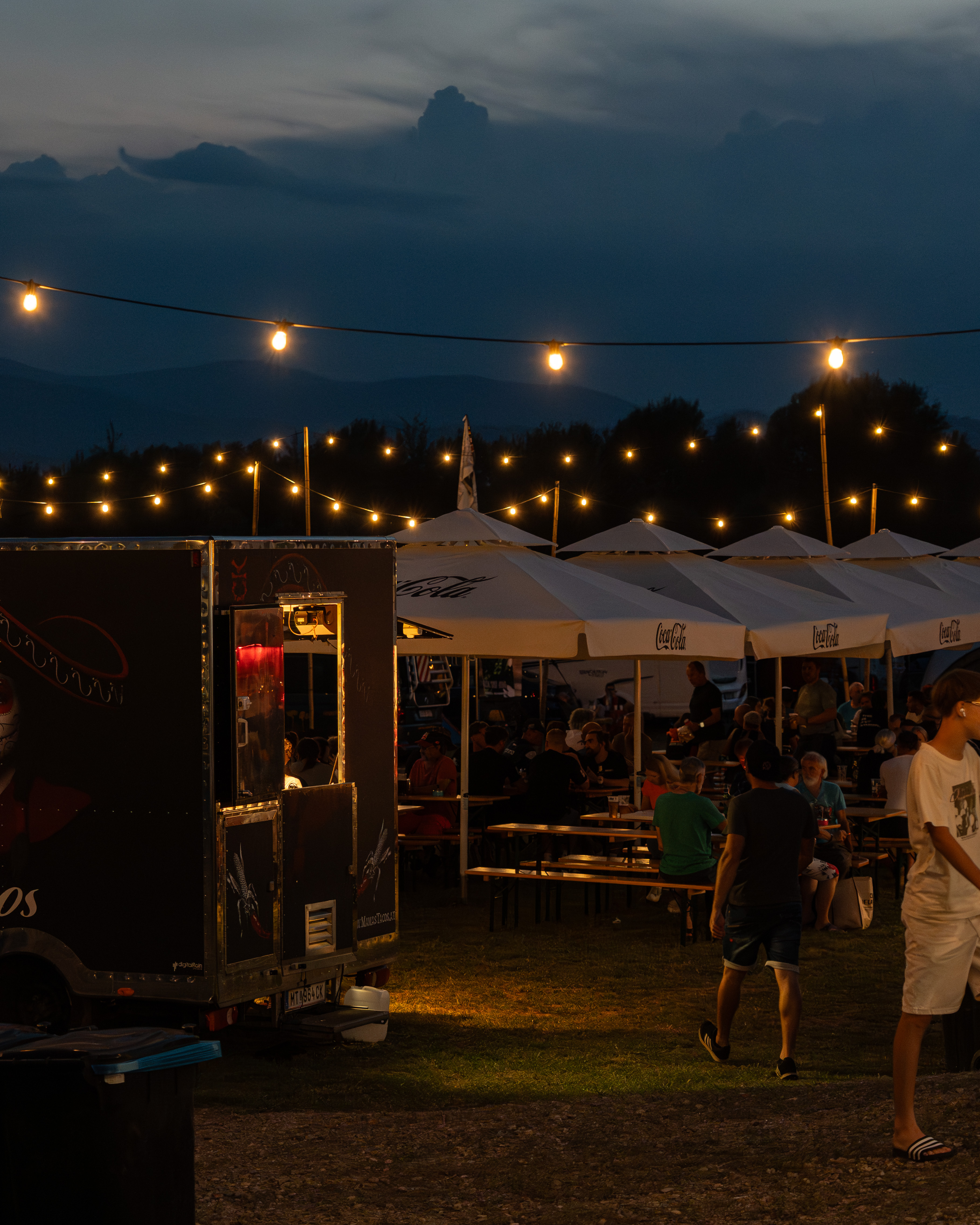 Wohnmobilstellplatz: Der Gastrobgereich am Abend.  - Schitterhof CAMPING WEISS am RedBull Ring
