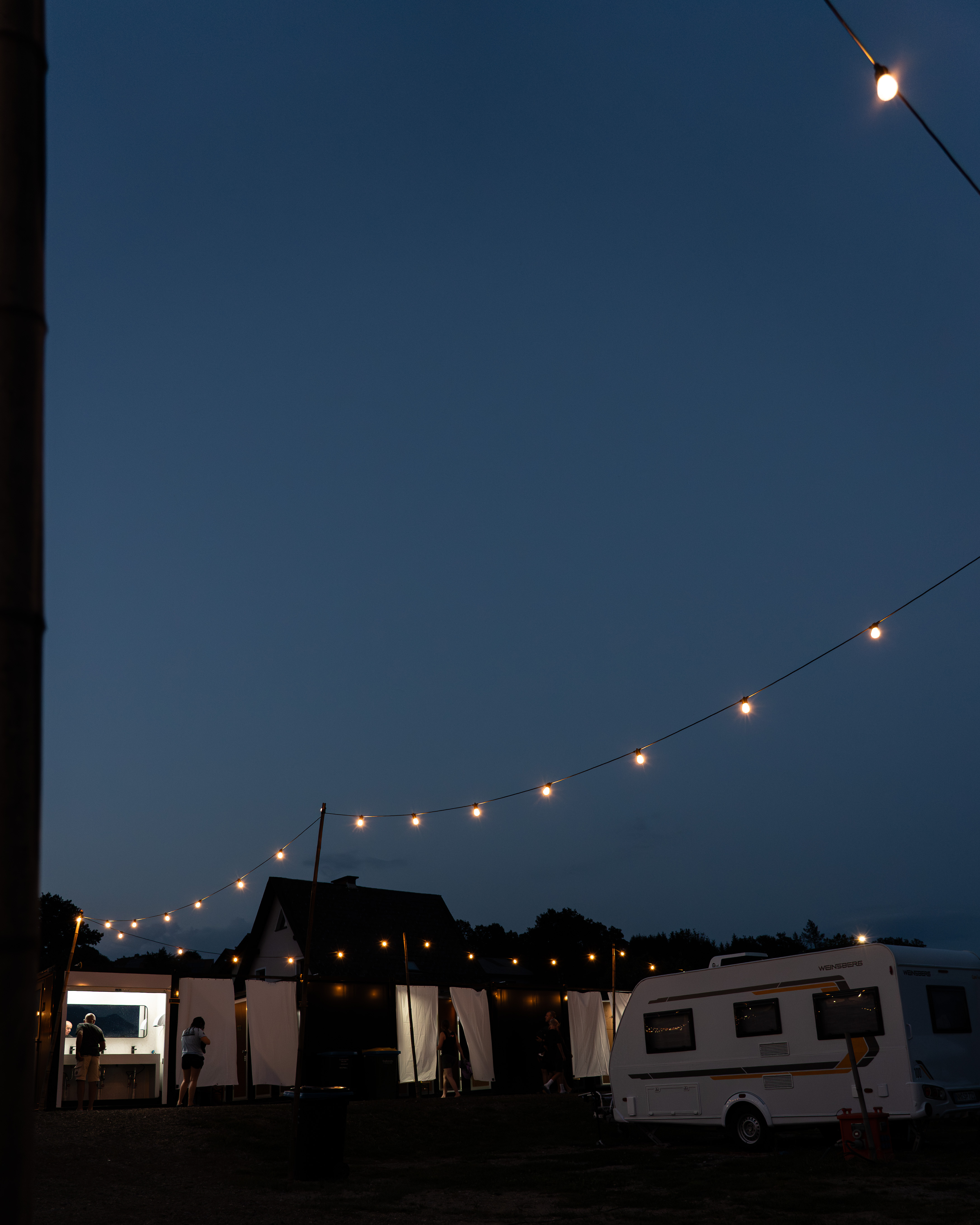 Wohnmobilstellplatz: Abendstimmung im Sanitärbereich.  - Schitterhof CAMPING WEISS am RedBull Ring