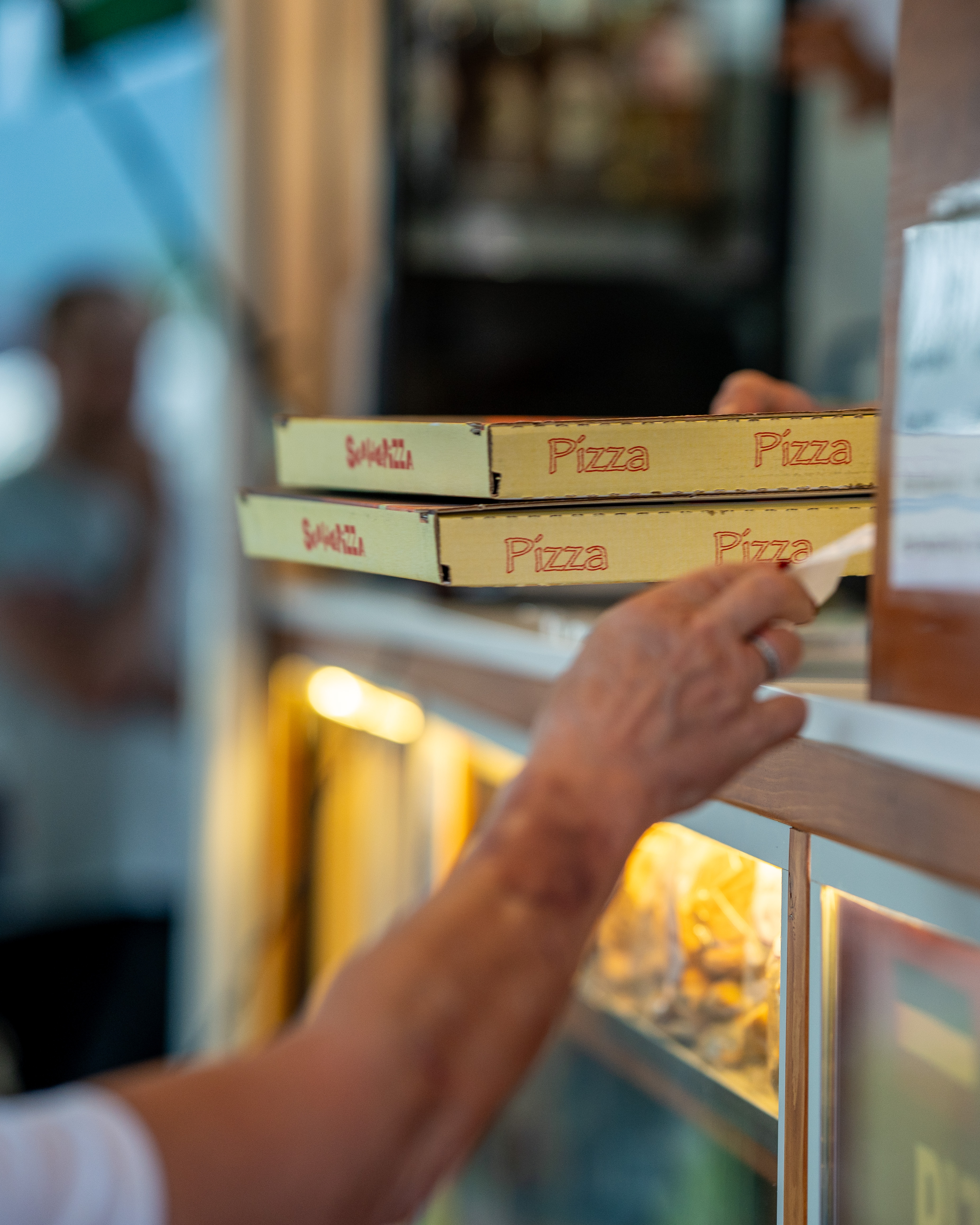 Wohnmobilstellplatz: Pizza, auch zum mitnehmen.  - Schitterhof CAMPING WEISS am RedBull Ring