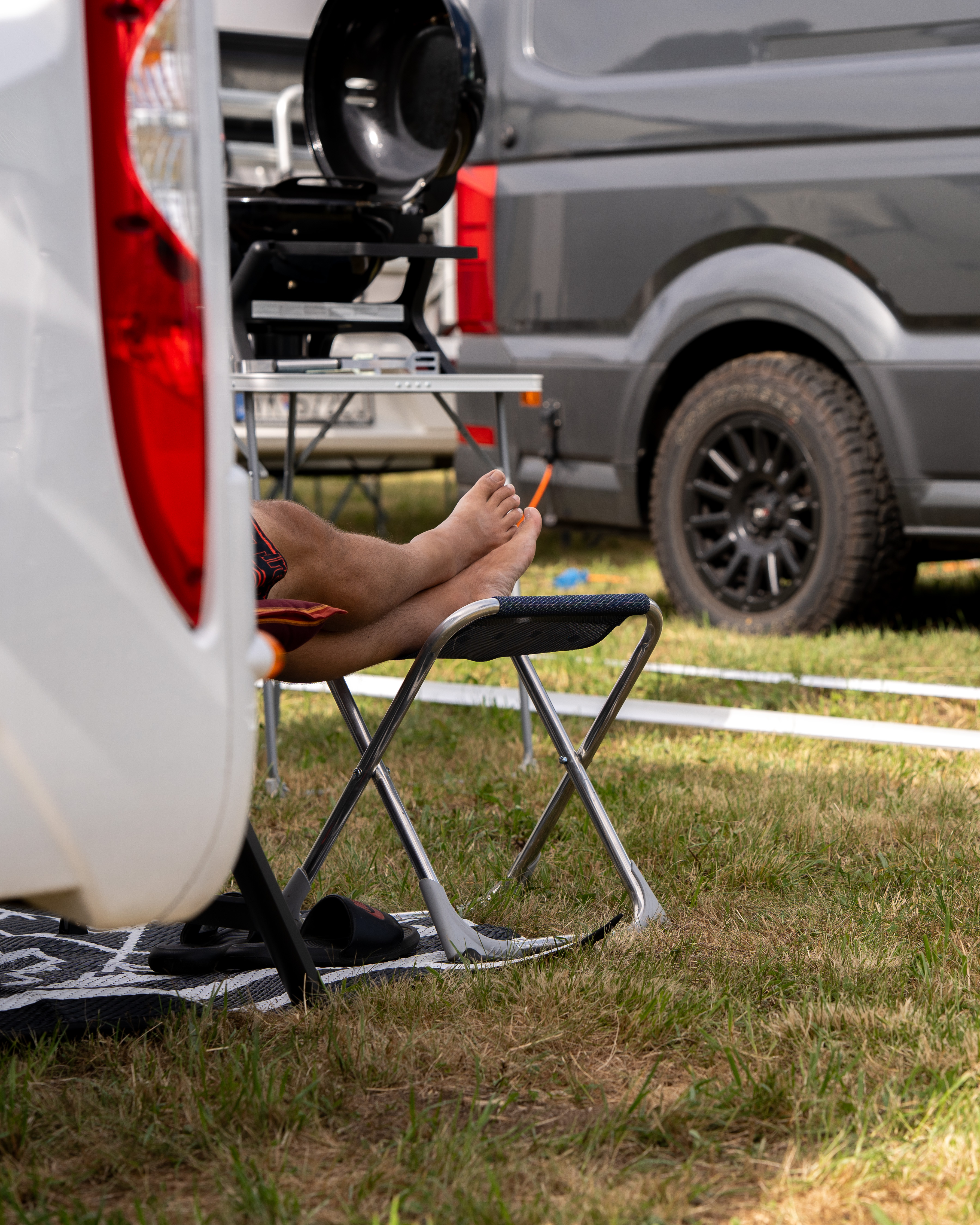 Wohnmobilstellplatz: Großzügige ebene Stellflächen. - Schitterhof CAMPING WEISS am RedBull Ring - Stellplätze