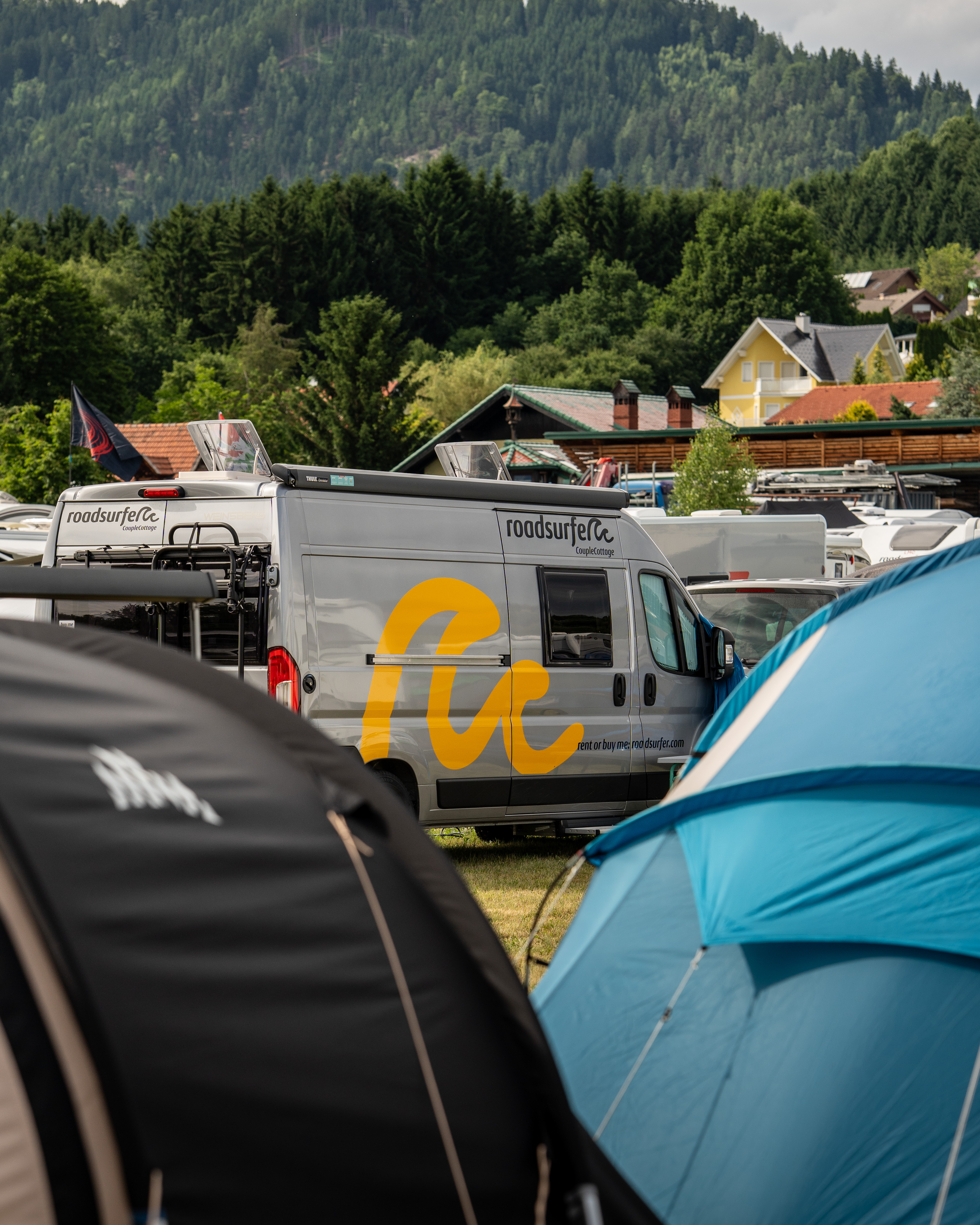 Wohnmobilstellplatz: Ob mit Zelt oder mit Campingbus. Alle haben hier ihren Stellplatz. - Schitterhof CAMPING WEISS am RedBull Ring - Stellplätze