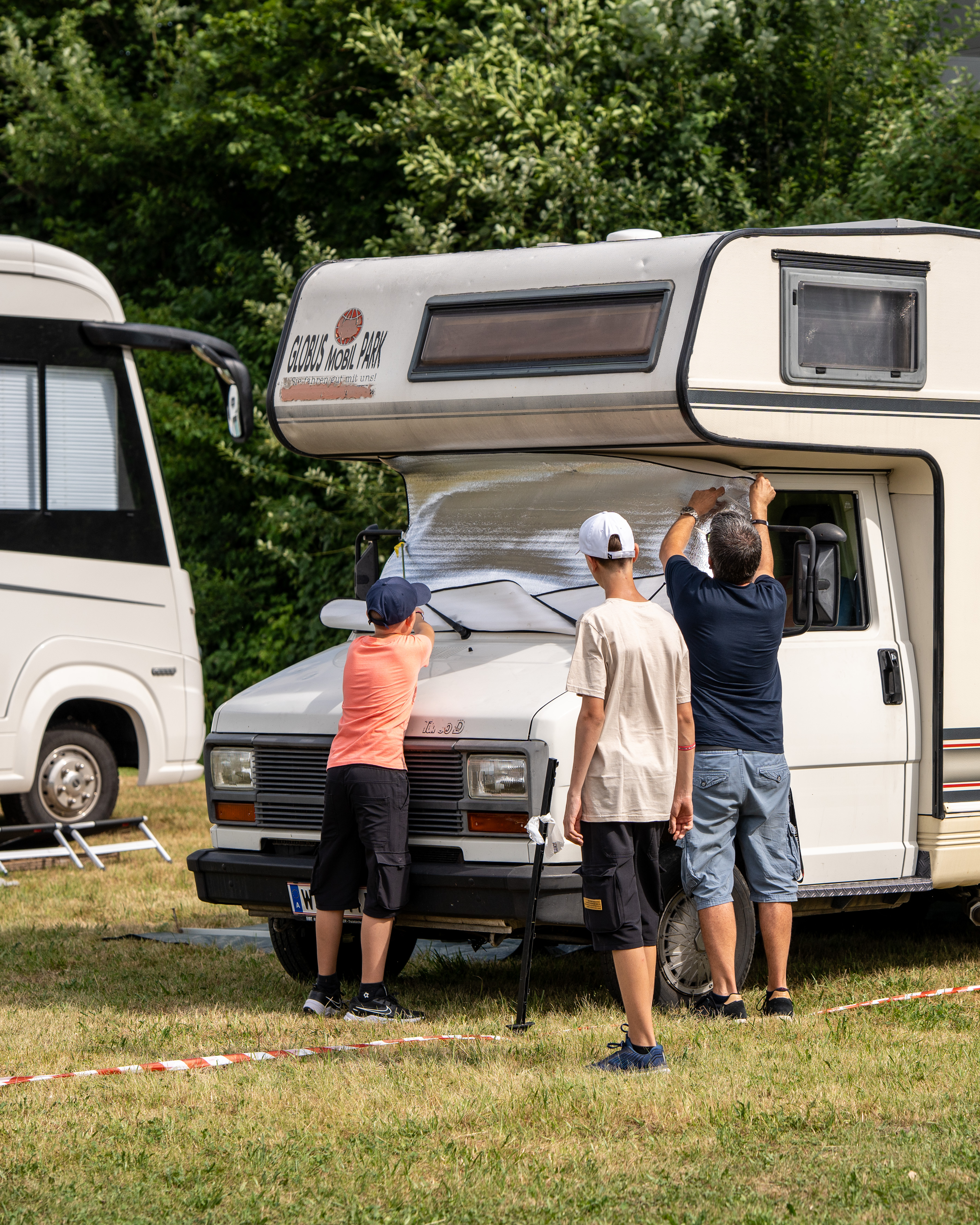Wohnmobilstellplatz: PREMIUM-Stellplatz mit 48m2 inklusive Strom. - Schitterhof CAMPING WEISS am RedBull Ring