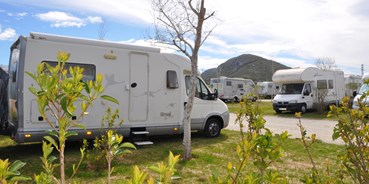 Reisemobilstellplatz - Wohnwagen erlaubt - Spanien - Area Massis del Montgri - Camper Park - Area Massis del Montgri - Camper Park