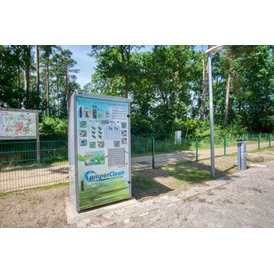 Wohnmobilstellplatz: Schwarzwasser-Entsorgung  - Parkplatz am Waldbad