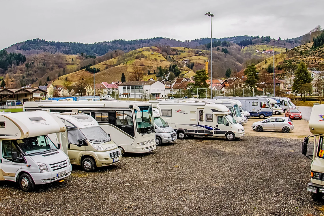 Wohnmobilstellplatz: Wohnmobilstellplatz 
Das Bild wurde an einem Event fotografiert - Wohnmobilstellplatz Lautenbach