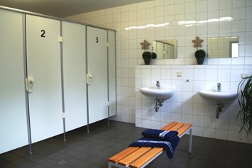 Wohnmobilstellplatz: Sanitäre Anlagen - CaravaningPark Dresden - Ihr Wohnmobilstellplatz schaffer-mobil