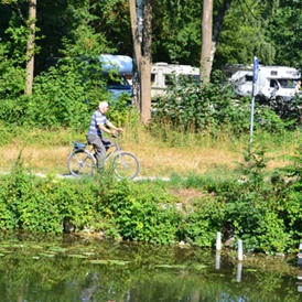 Wohnmobilstellplatz: Wohnmobilstellplatz an der AmperOase