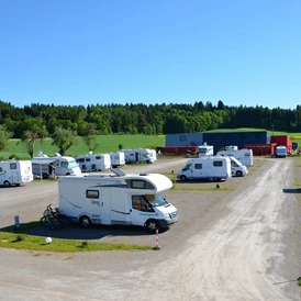 Wohnmobilstellplatz: Reisemobilpark Turm und Kristalle