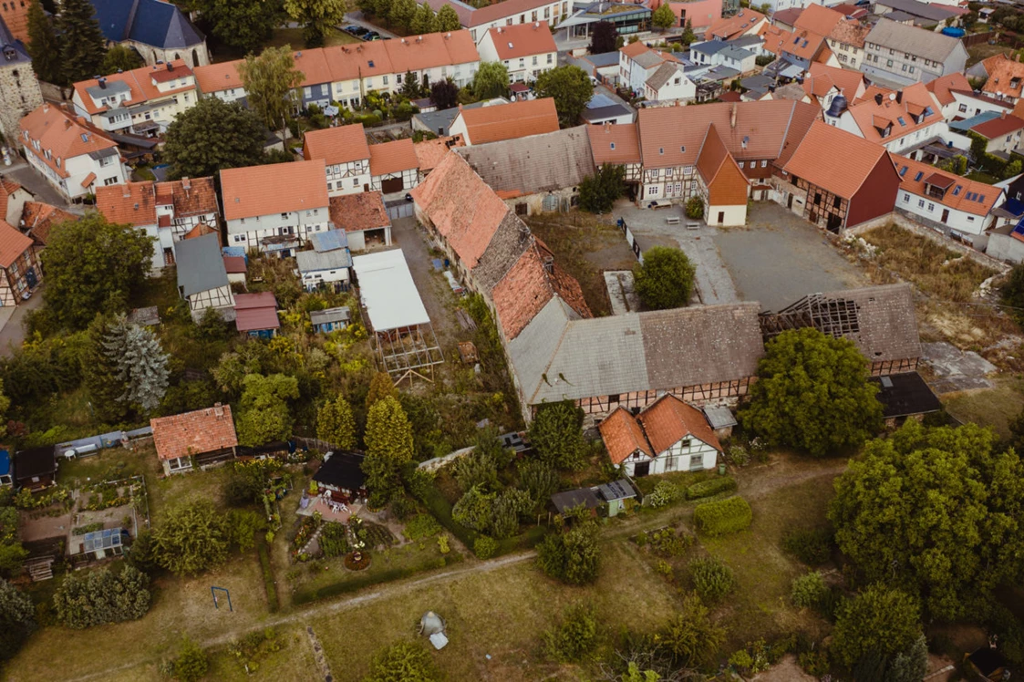 Wohnmobilstellplatz: Das Gut Ziegenberg umfasst ca. 1,5 Hektar Fläche. - Heimathof Gut Ziegenberg