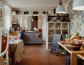 Wohnmobilstellplatz: Das Café im Haupthaus. - Heimathof Gut Ziegenberg