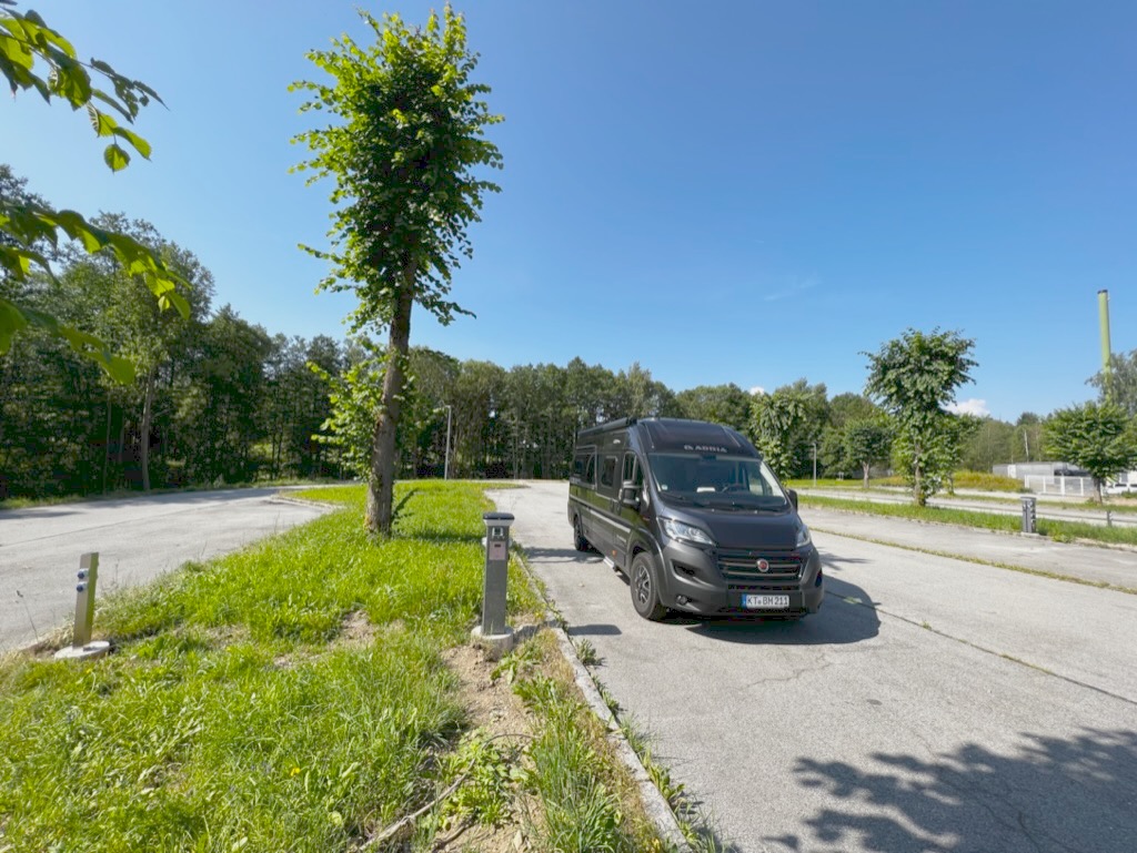 Reisemobilstellplatz - Hengersberg - Großzügiger neu eröffneter Stellplatz an der Großen Ohe - Wohnmobilstellplatz "An der Großen Ohe"