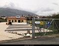 Wohnmobilstellplatz: Einfahrt mit Stellplätze  - Camperstop "Kalimera" 