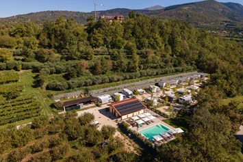 Wohnmobilstellplatz: Vista dall'alto dell'agricamping Garda Natura - Agriturismo Agricamping GARDA NATURA