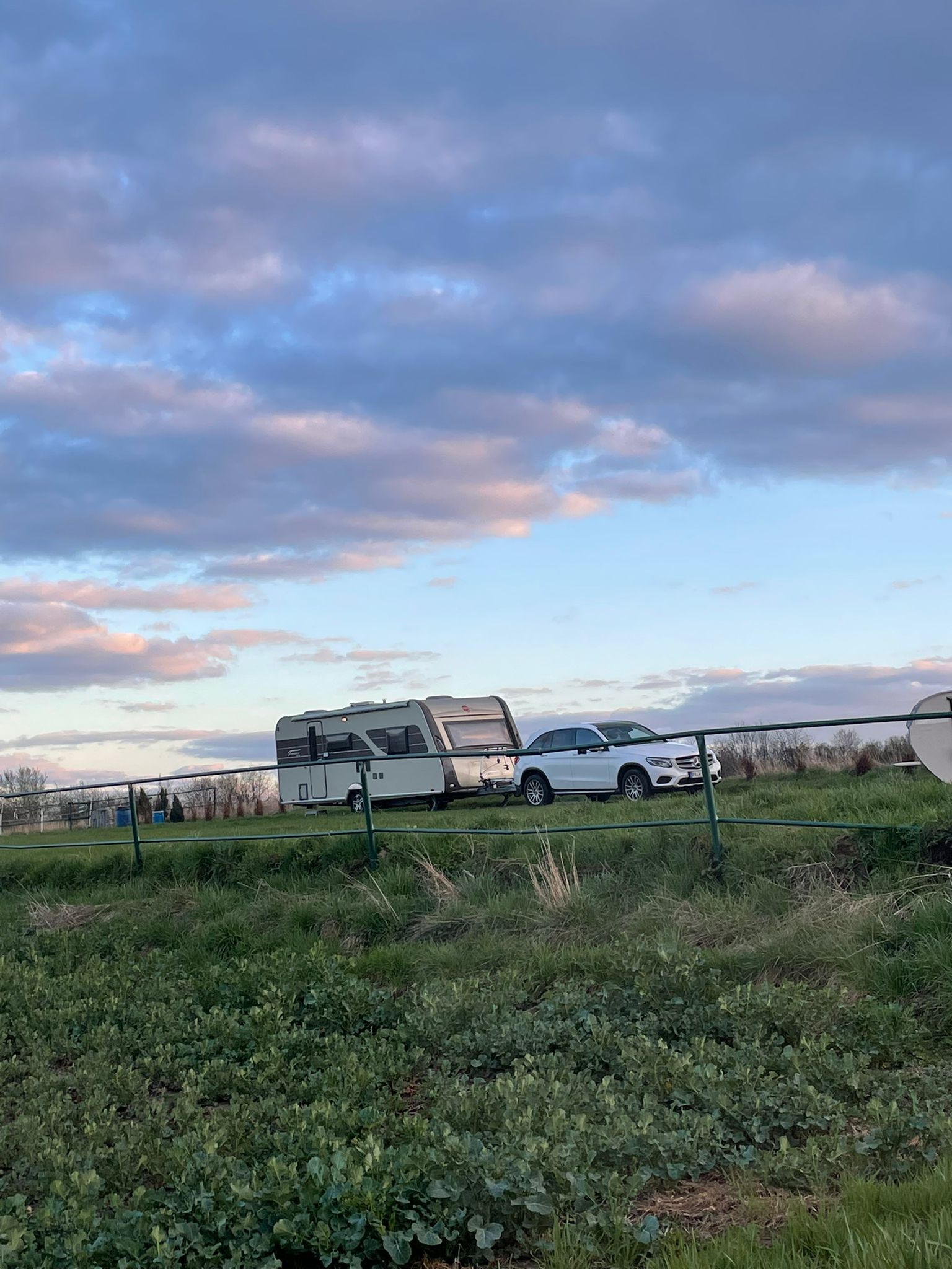 Wohnmobilstellplatz: Die ersten Besucher unseres Stellplatzes  - Panoramablick: Radebeul-Dresden-Sächs.Schweiz