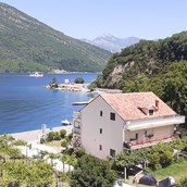 Wohnmobilstellplatz - View on the campsite from the hill. Campisite located just accross sea, near main road Kotor - Tivat - Camping Verige