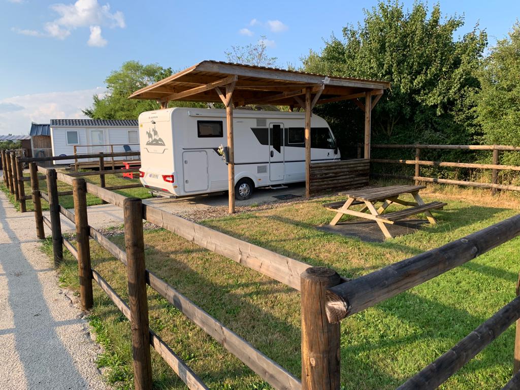 Reisemobilstellplatz - Hunde erlaubt: Hunde erlaubt - Basse Normandie - Relais équestre des Maupi