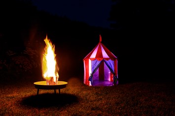 Wohnmobilstellplatz: Schwedenfeuer in der Rezeption erhältlich - bringen Sie bitte einen Grill oder Feuerschale mit. - Campingplatz Sippelmühle