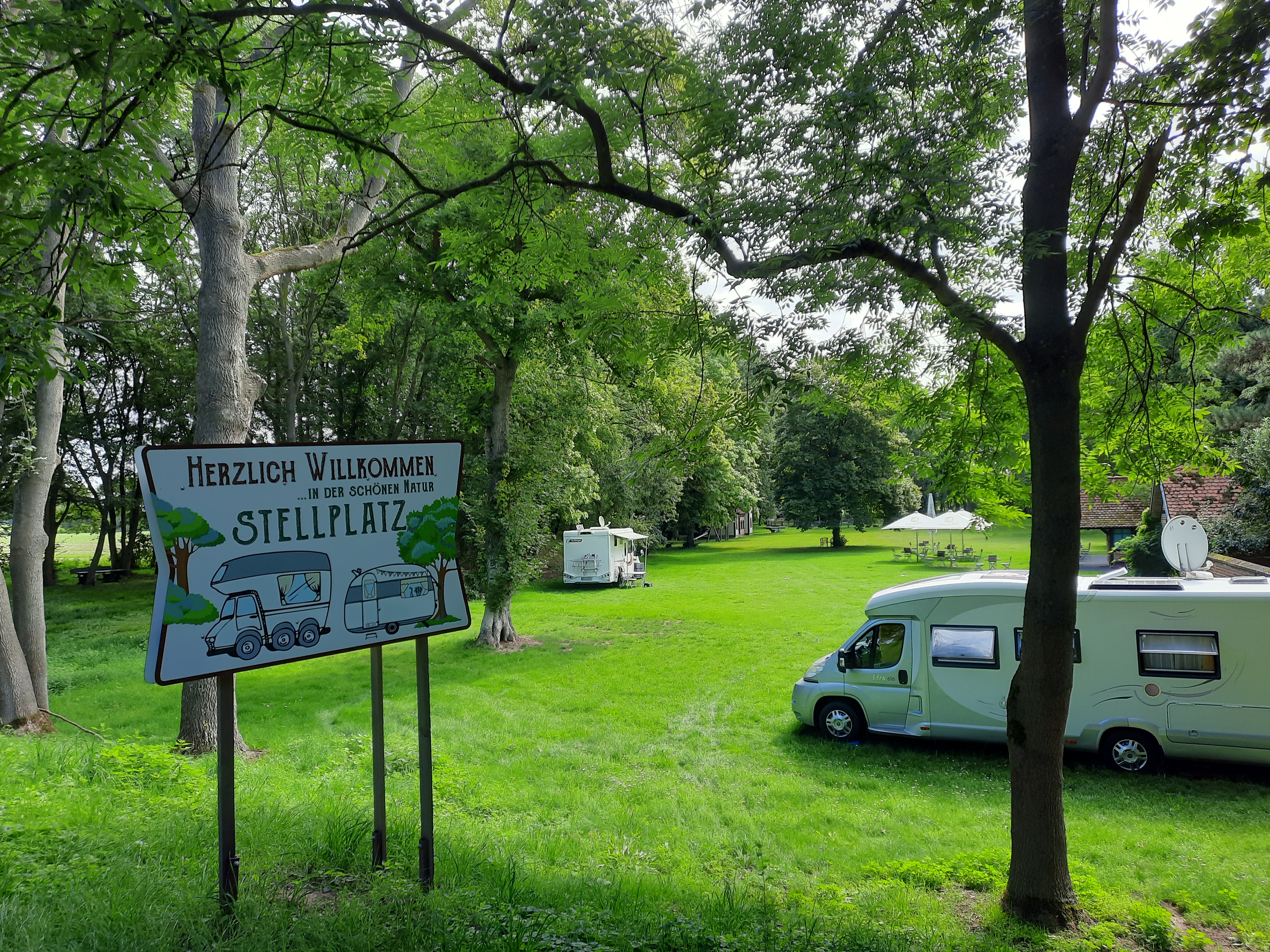 Wohnmobilstellplatz: Wohnmobilstellplatz am Gutshaus Büttnershof