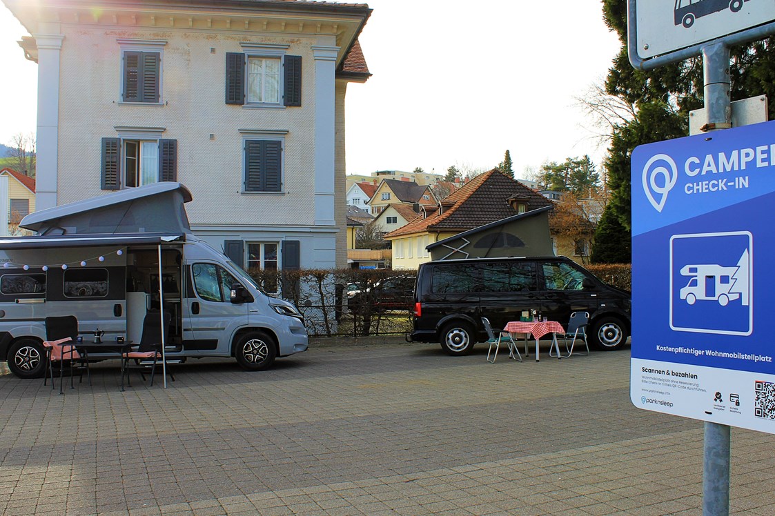 Wohnmobilstellplatz: Stellplatz "im Bad"