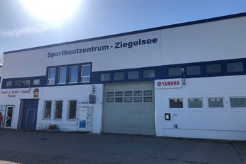 Wohnmobilstellplatz: Die Halle - Sportbootzentrum Ziegelsee