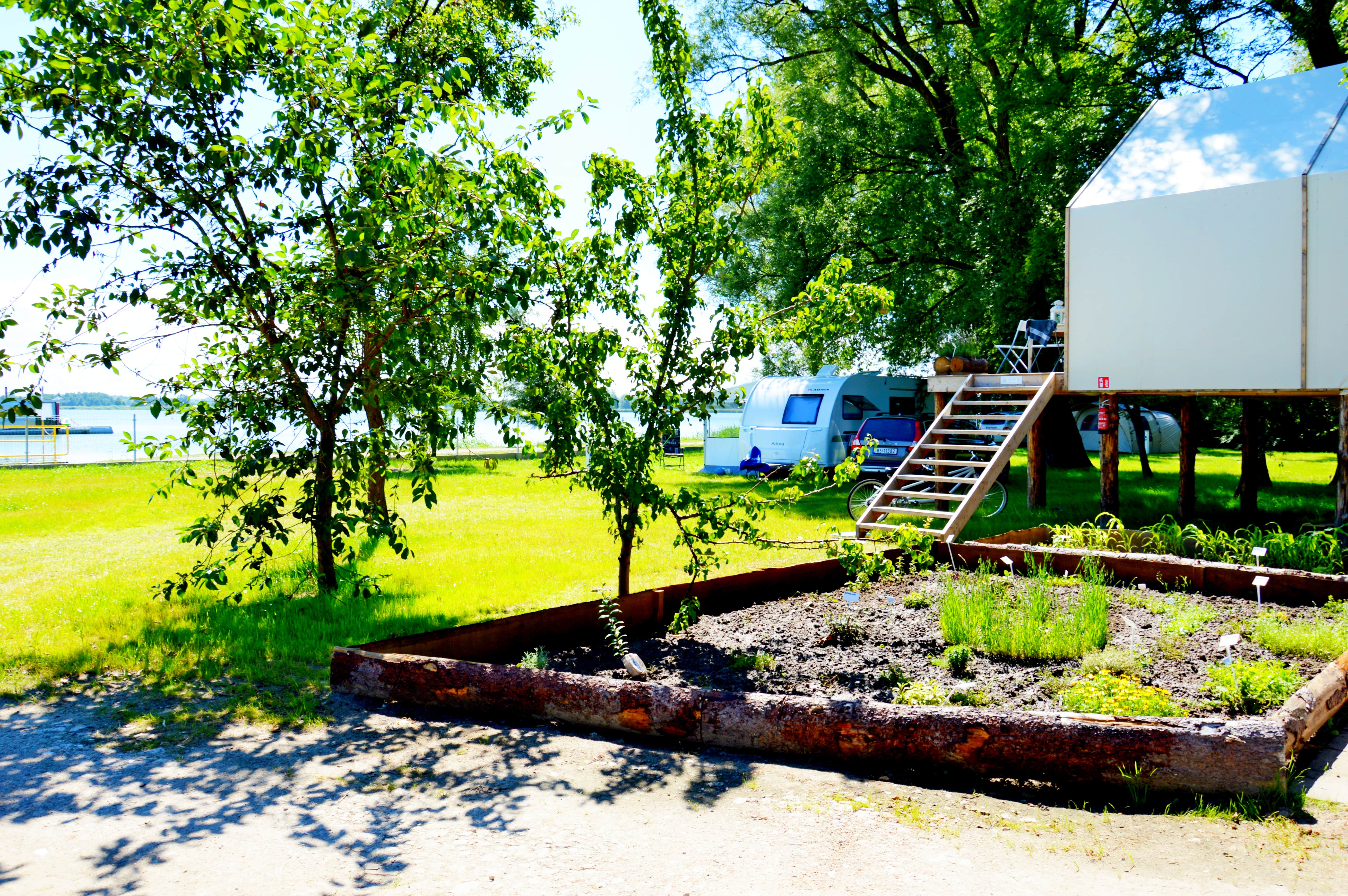 Wohnmobilstellplatz: Herbals Glamping