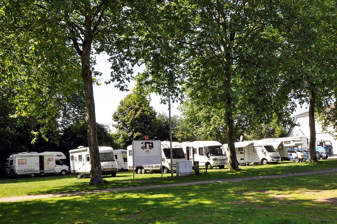 Wohnmobilstellplatz: Reisemobilstellplatz Kettelerplatz 46414 Rhede - Kirmesplatz